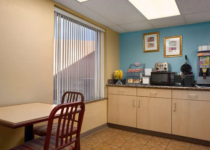 Super 8 By Wyndham Austin Downtown/Capitol Area Motel